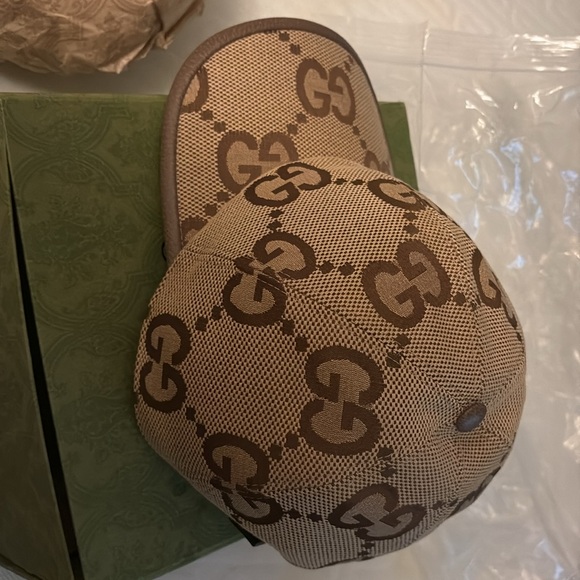 Gucci Cap (like new) - Picture 2 of 7